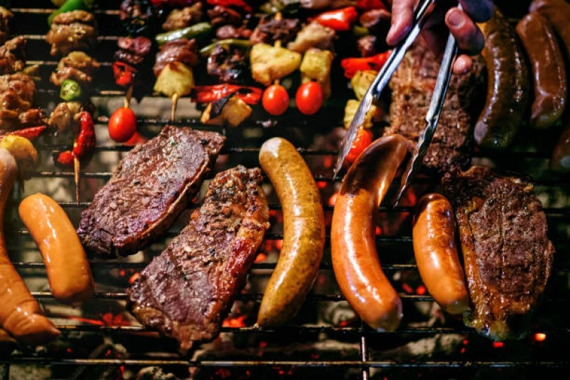 Buffet de churrasco para confraternização